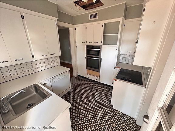 4th image of 703 Honolulu Dr