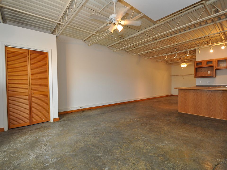 1st image of 1033 N Molly Ct