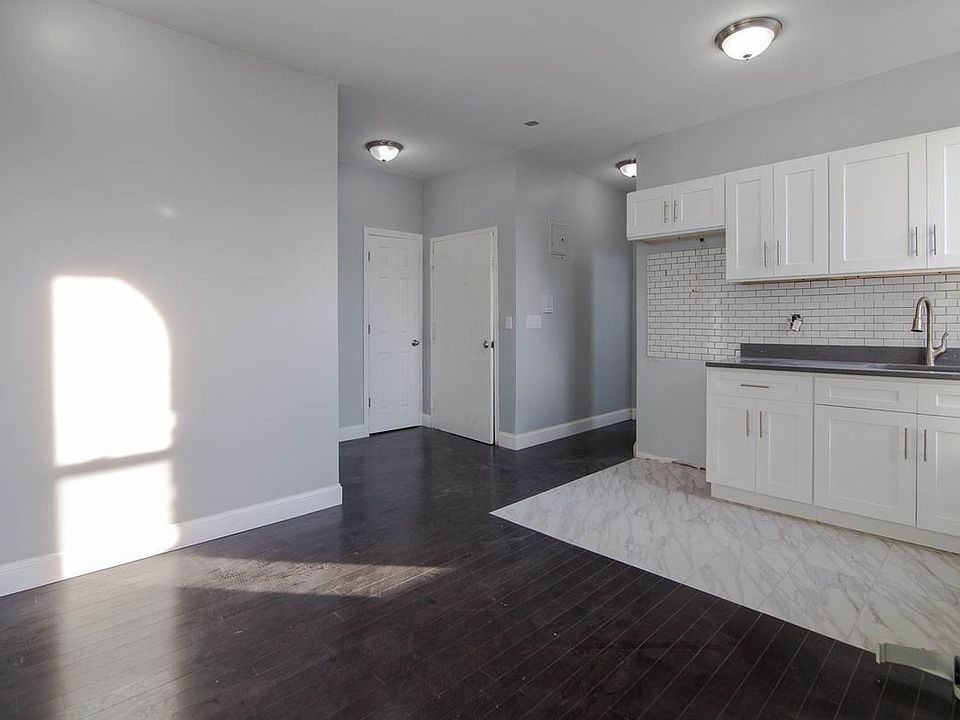 1st image of 409 Saratoga Ave APT 2R