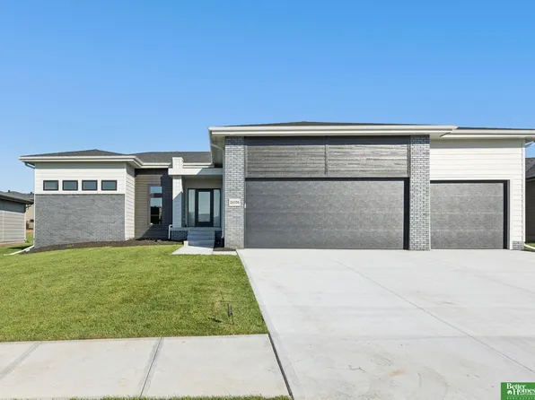 21056 Joseph St, Elkhorn, NE 68022