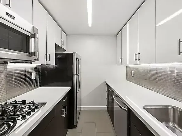 184 Lexington Avenue image 4 of 18