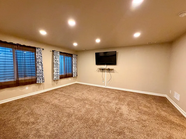 2760 Bridle Dr — Photo 22