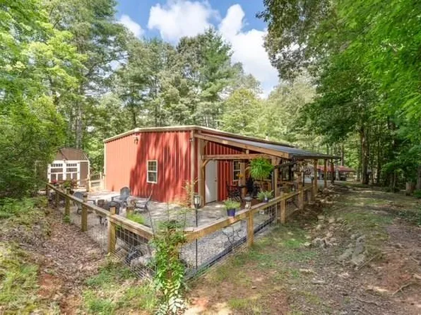 19 Ladybug Ln, Blue Ridge, GA 30513