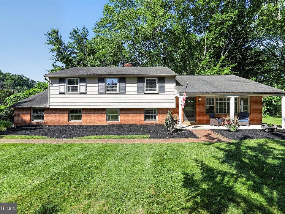 1st image of 1043 Carolyn Dr