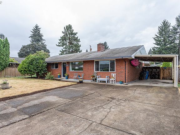 2nd image of 302 SE 105th Ave