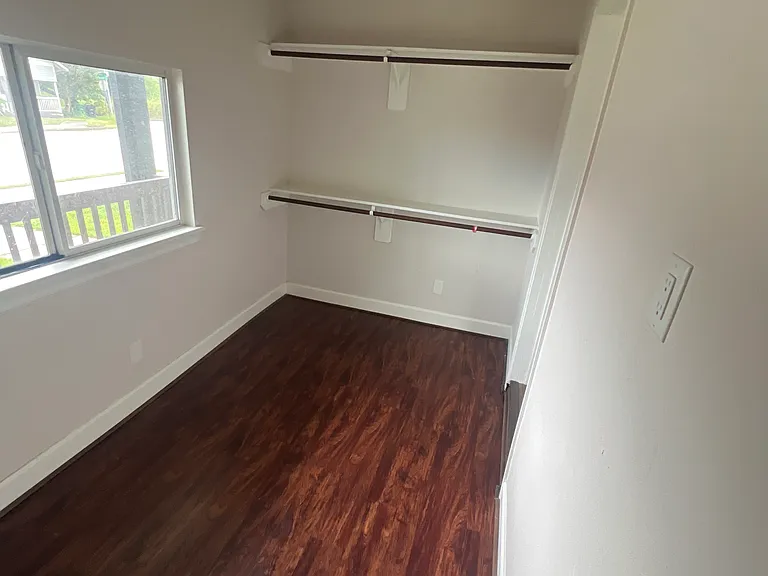 2305 Lorraine St — Photo 13