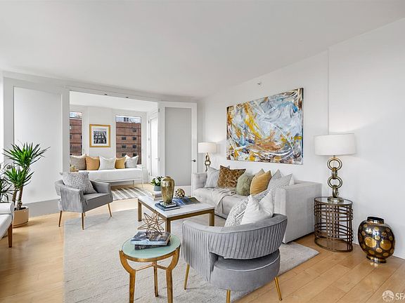 5th image of 88 King St Unit 403