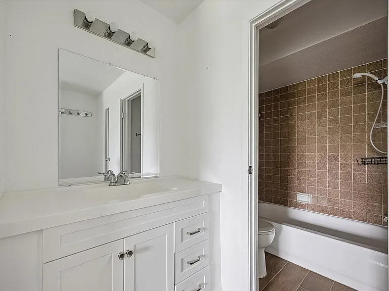 768 Memorial Mews St #1 — Photo 10