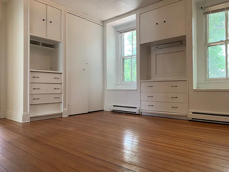 4610 Killam Ave — Photo 11