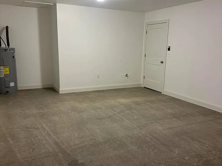 634 Meadows Ln #B — Photo 10