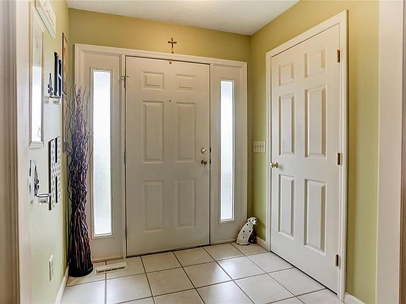 4th image of 706 Terri Dr