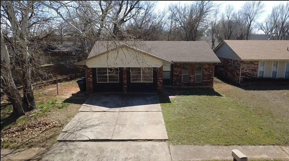 Building Photo - 3024 Hillside Dr