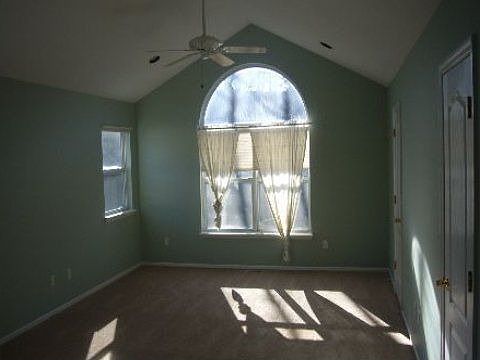 4th image of 157 Windward Ct S