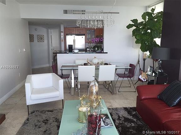4th image of 186 SE 12th Ter APT 2109