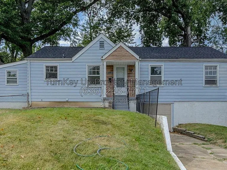 4 bed, 1.0 bath, 1160 sqft, $1,620 — Photo 1