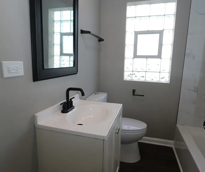 8719 S Honore St — Photo 11