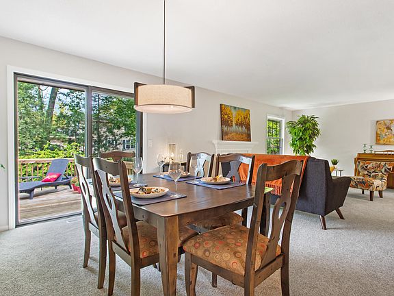 5th image of 121 Sorrento Dr