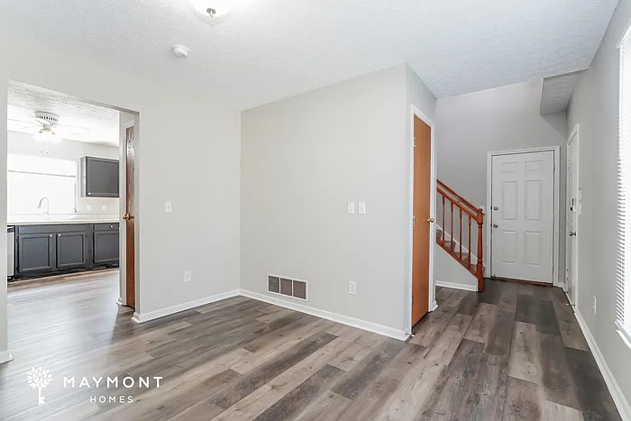 473 Buckingham Ct — Photo 5