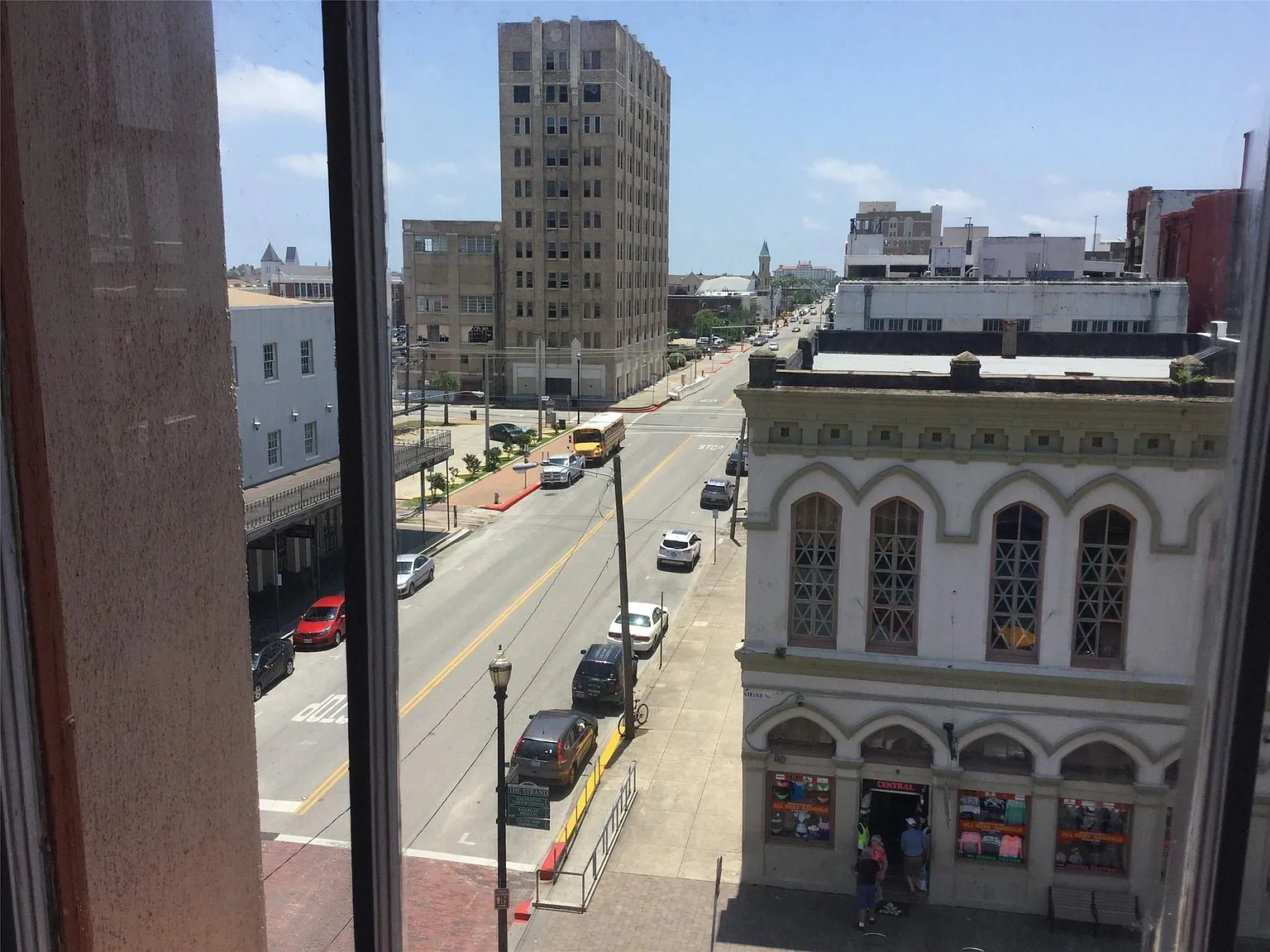 1 bed, 2.0 bath, 20100 sqft, $1,550 — Photo 3
