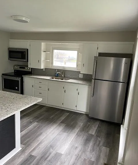 736 Park St — Photo 2