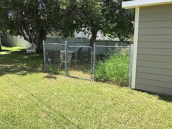 4th image of 3109 8th Ave N