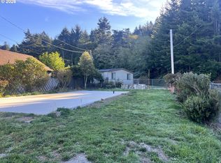 29515 Myrtle Ln, Gold Beach, OR 97444