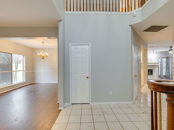 5th image of 8324 Clearbrook Dr