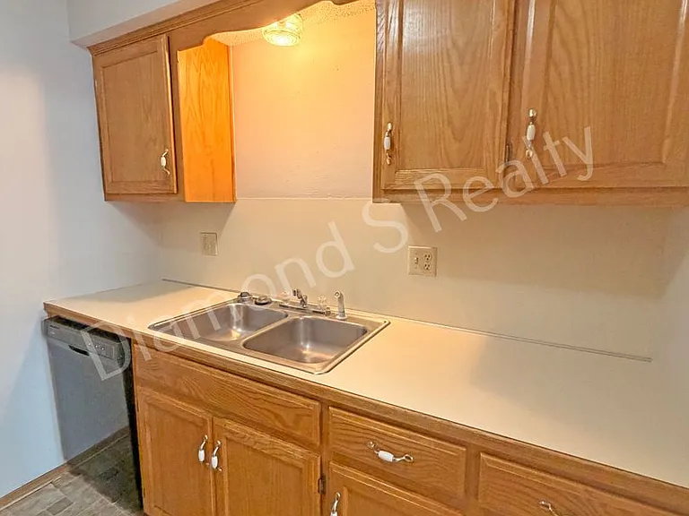 1499 W Rainey Fourplex — Photo 7