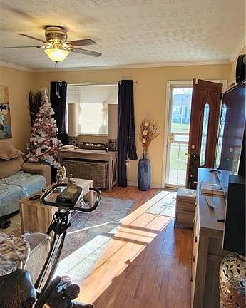 4th image of 4651 Bluehaven Dr