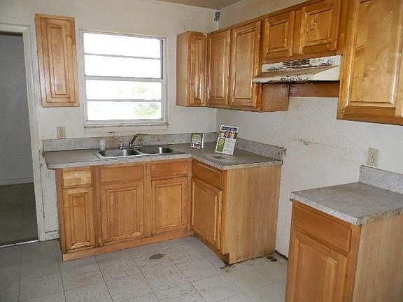 2nd image of 14738 SW Martin Ave
