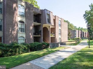 3330 Woodburn Village Dr APT 34, Annandale, VA 22003