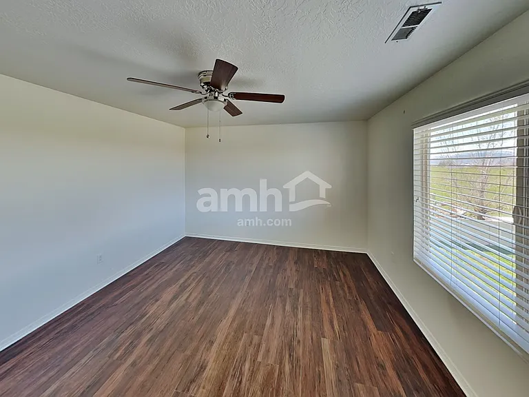 2464 S 3585 W — Photo 15