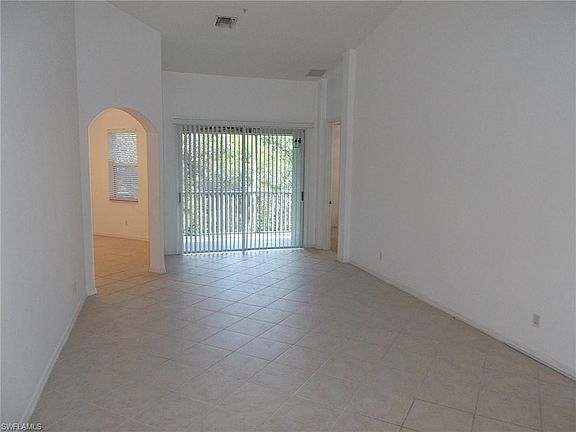 2nd image of 1335 Mariposa Cir APT 203