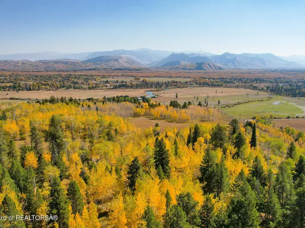 425 N Fall Creek Rd #455, Wilson, WY 83014