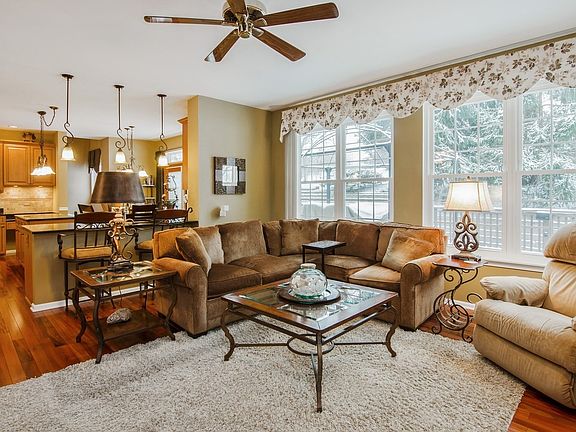 FAMILY ROOM OPEN TO KITCHEN