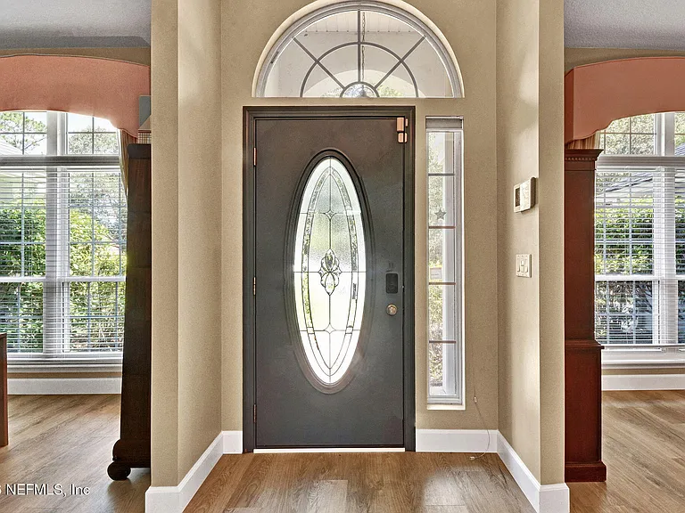952 Blackberry Ln — Photo 8