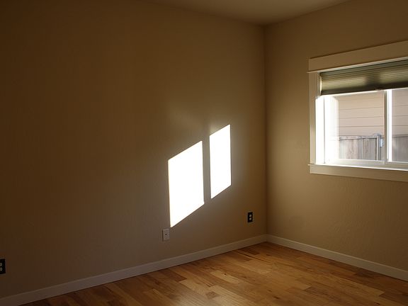 3rd image of 1131 Banyan Ln