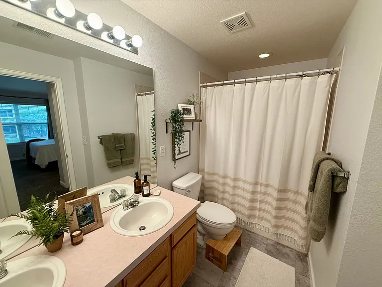 5225 White Willow Dr #210 — Photo 16