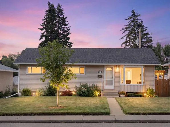15 N Carmangay Cres NW, Calgary, AB T2L 0S8