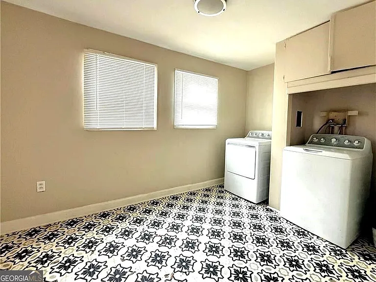 1449 Lynford Dr SW — Photo 16