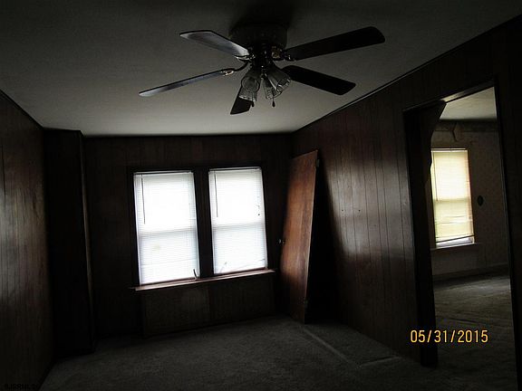 4th image of 320 E Mulberry St