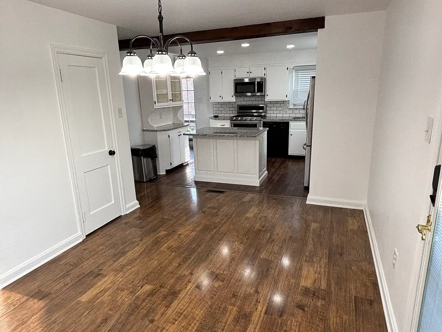 2 bed, 1240 sqft, $1,895 — Photo 3
