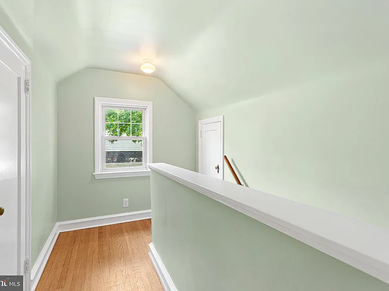 112 Cambridge Ave — Photo 16