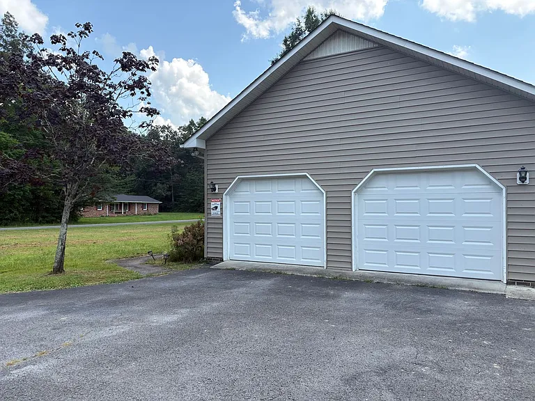 671 Circle Dr — Photo 29
