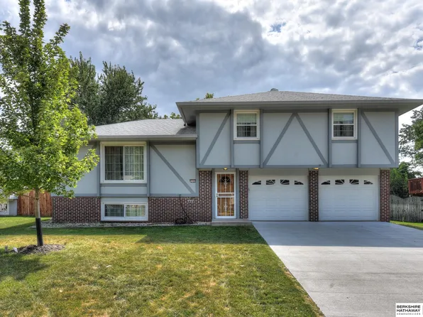 11741 Sunburst St, Omaha, NE 68164