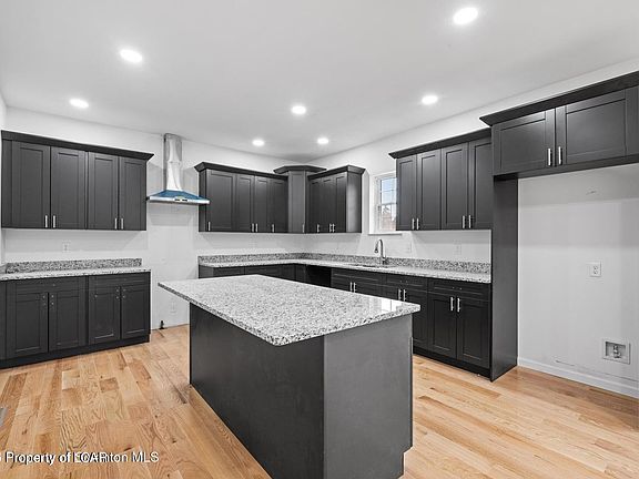 2nd image of 114 Snapdragon Dr