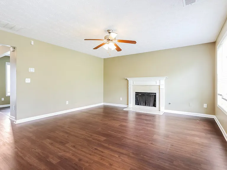 210 Greenland Dr — Photo 4