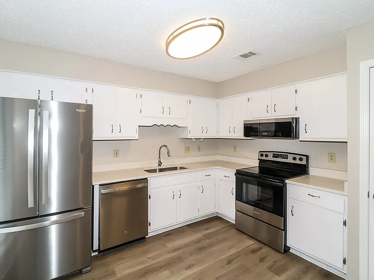 3925 Birchshade Cv — Photo 8