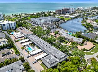 290 Banyan Blvd #290, Naples, FL 34102