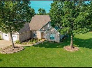 424 Deer Park Dr, Thaxton, MS 38871